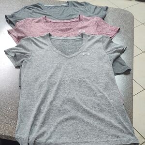 Under Armour Women's V-Neck T-Shirt - Gray and Pink 15$ Each